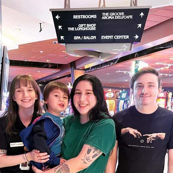 Meet your Posher, Seralee - Picture 2 of 5